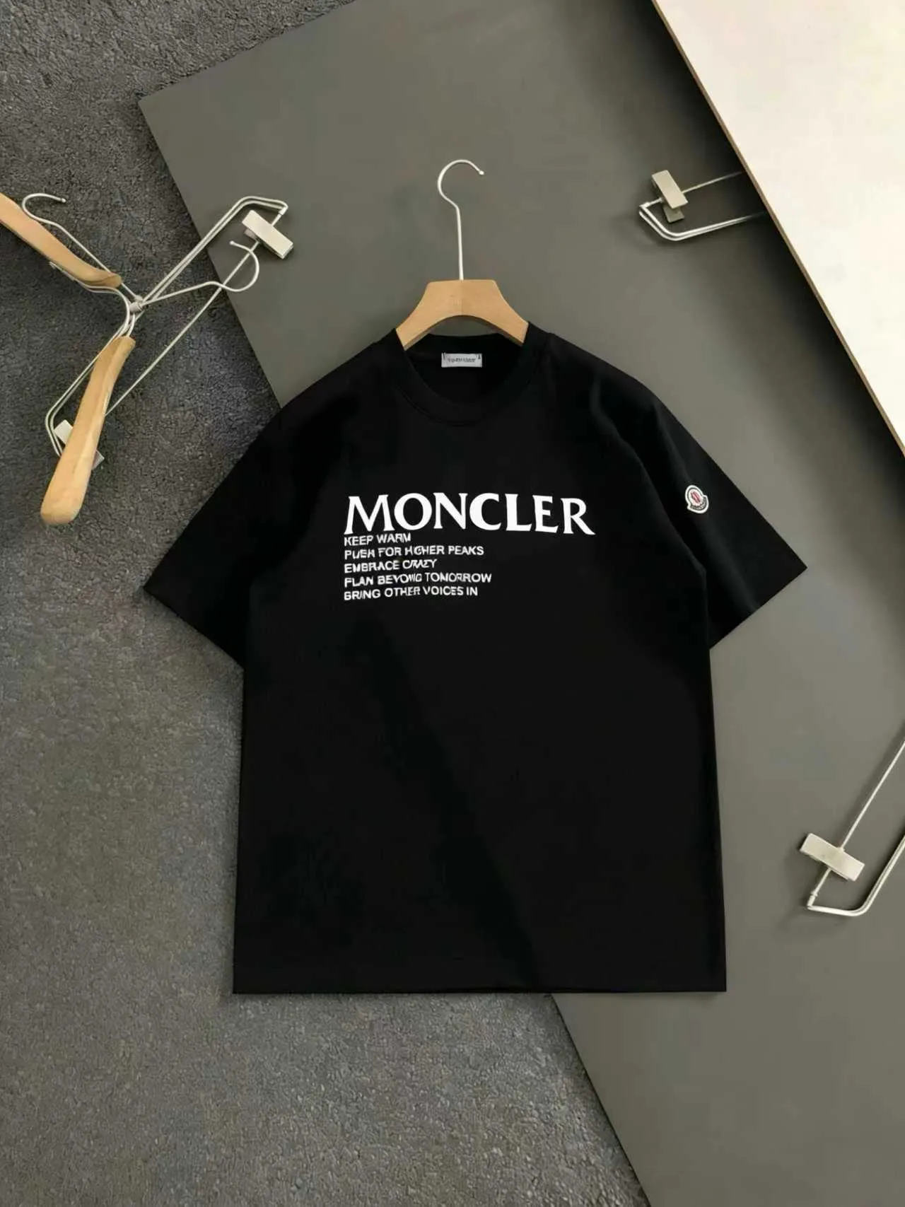 Black，White，Green，Blue，Red，Sizes S XXL